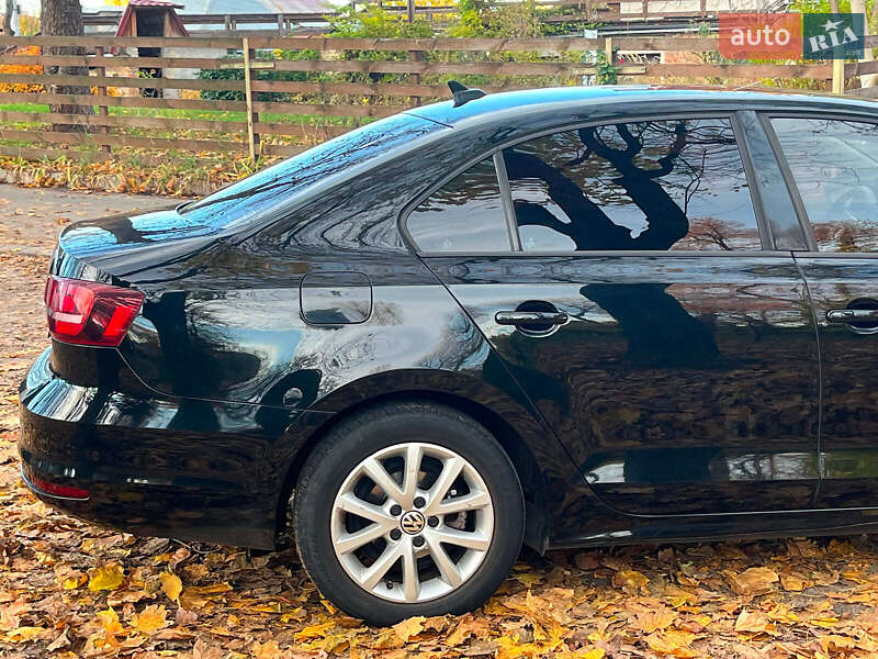 Седан Volkswagen Jetta 2015 в Киеве