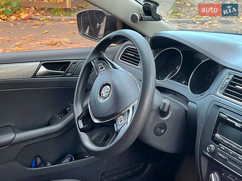 Седан Volkswagen Jetta 2015 в Киеве