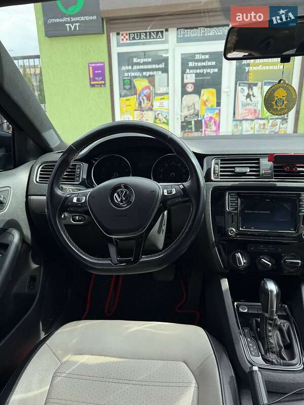 Седан Volkswagen Jetta 2016 в Броварах