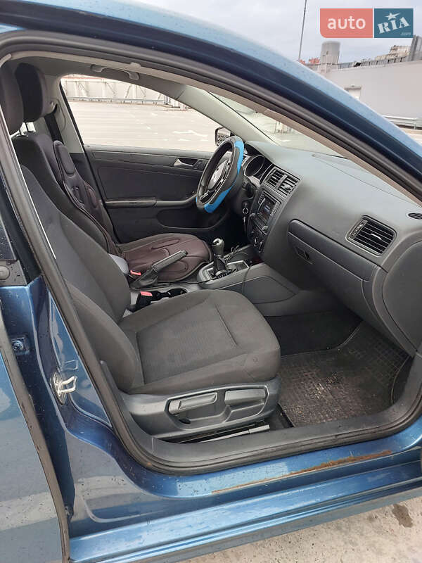 Седан Volkswagen Jetta 2015 в Киеве фото 22 Седан Volkswagen Jetta 2015 в Киеве