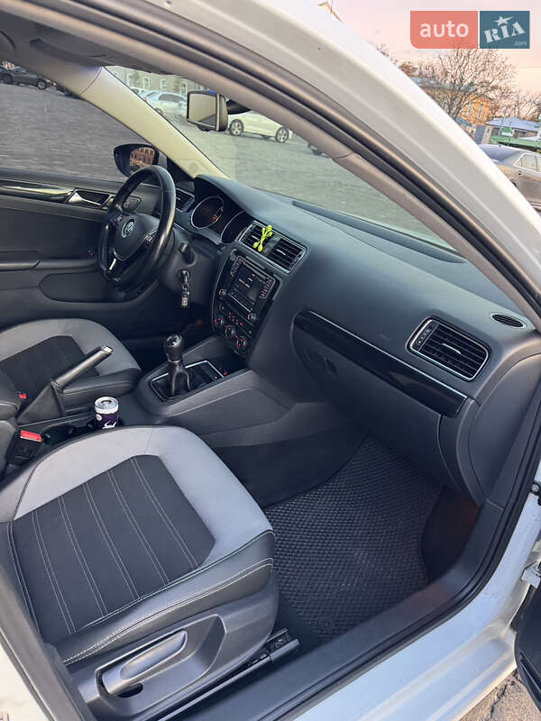 Седан Volkswagen Jetta 2016 в Харькове фото 16 Седан Volkswagen Jetta 2016 в Харькове