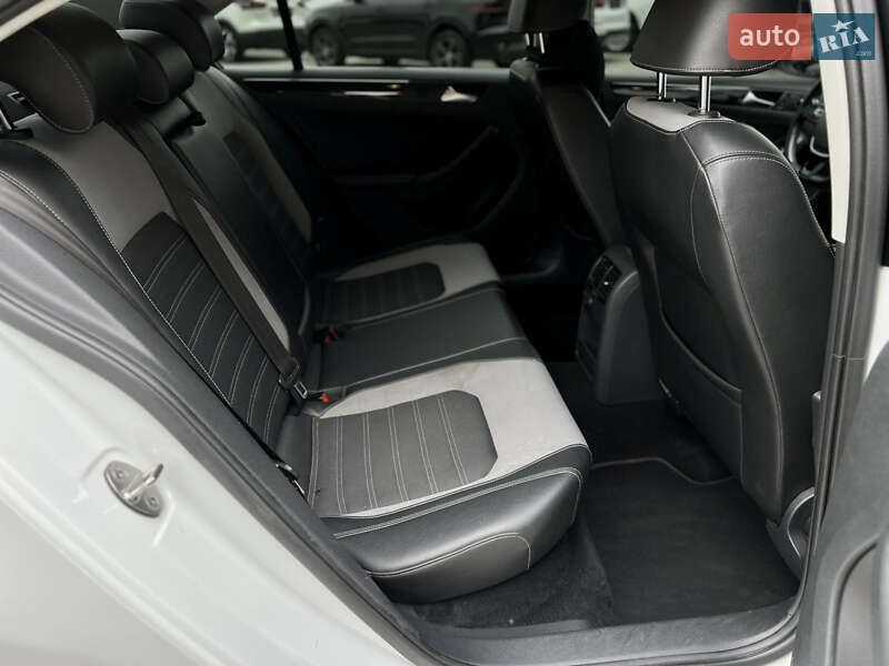 Седан Volkswagen Jetta 2016 в Одессе