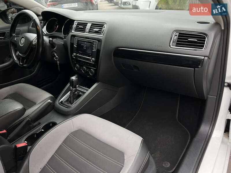 Седан Volkswagen Jetta 2016 в Одессе