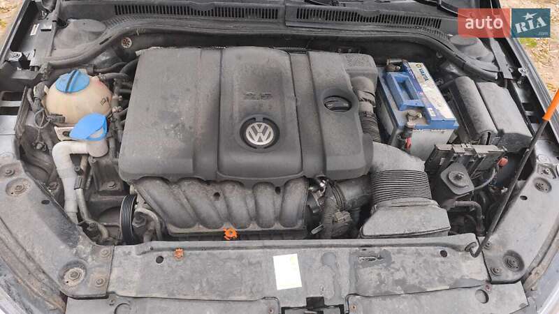 Седан Volkswagen Jetta 2011 в Першотравенске фото 22 Седан Volkswagen Jetta 2011 в Першотравенске