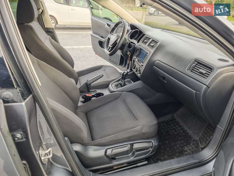 Седан Volkswagen Jetta 2015 в Ирпене фото 16 Седан Volkswagen Jetta 2015 в Ирпене