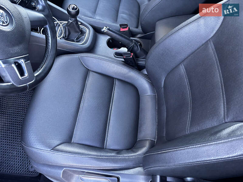 Седан Volkswagen Jetta 2011 в Киеве