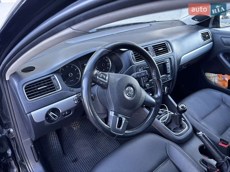 Седан Volkswagen Jetta 2011 в Киеве
