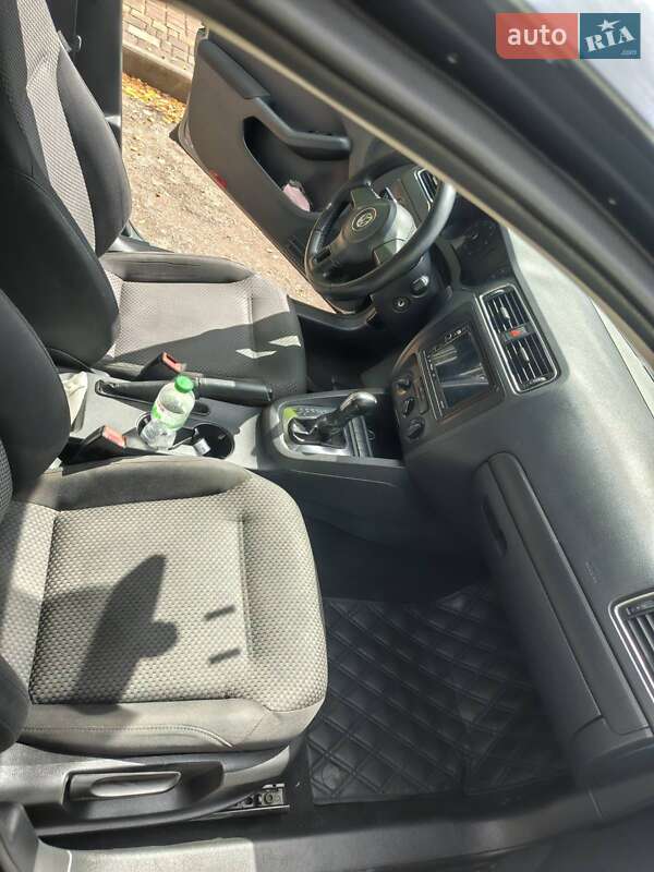 Седан Volkswagen Jetta 2012 в Ивано-Франковске фото 6 Седан Volkswagen Jetta 2012 в Ивано-Франковске