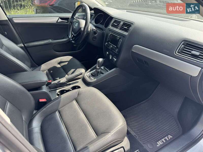 Седан Volkswagen Jetta 2015 в Полтаві