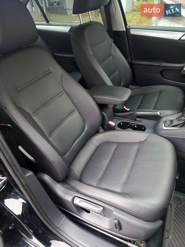 Седан Volkswagen Jetta 2014 в Днепре