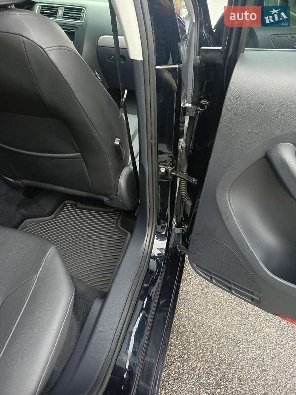 Седан Volkswagen Jetta 2014 в Днепре