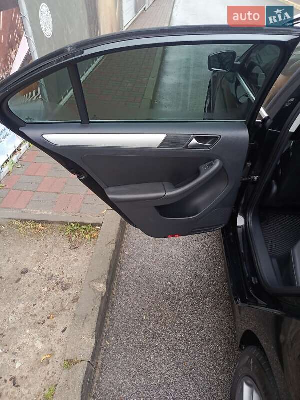 Седан Volkswagen Jetta 2014 в Днепре