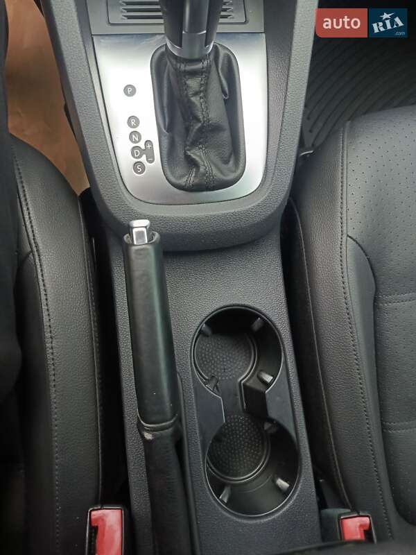 Седан Volkswagen Jetta 2014 в Днепре