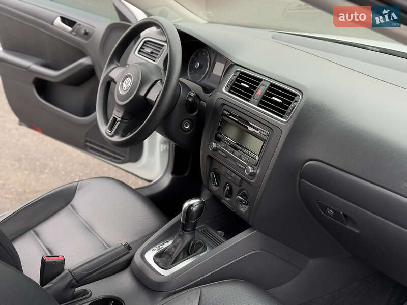 Седан Volkswagen Jetta 2014 в Дніпрі фото 14 Седан Volkswagen Jetta 2014 в Дніпрі