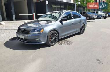 Седан Volkswagen Jetta 2016 в Киеве