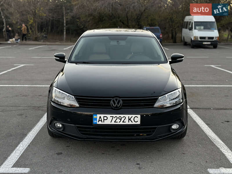 Седан Volkswagen Jetta 2012 в Запоріжжі