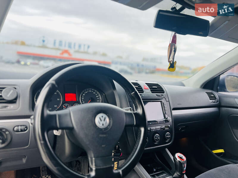 Седан Volkswagen Jetta 2007 в Ужгороде