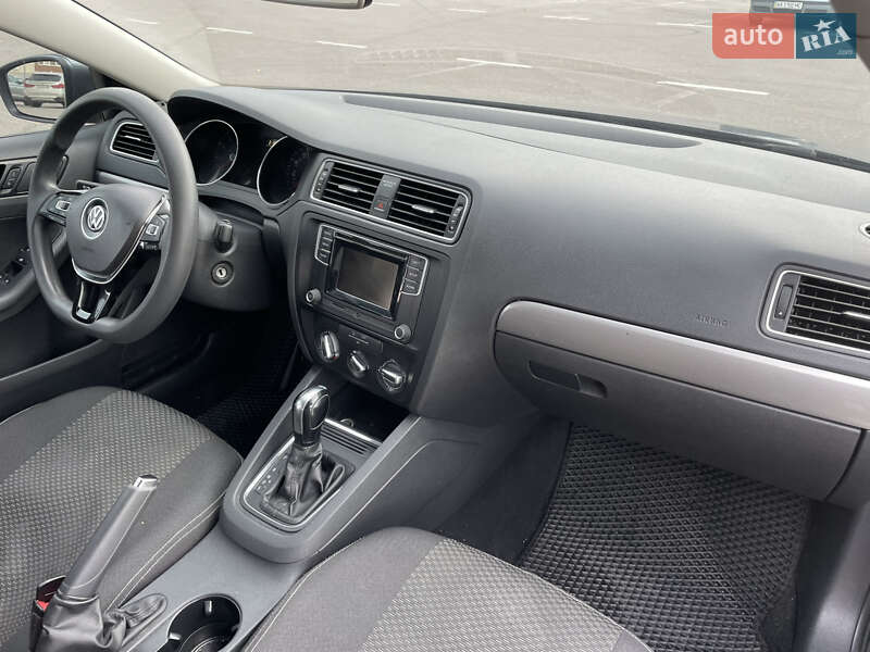Седан Volkswagen Jetta 2016 в Киеве фото 10 Седан Volkswagen Jetta 2016 в Киеве