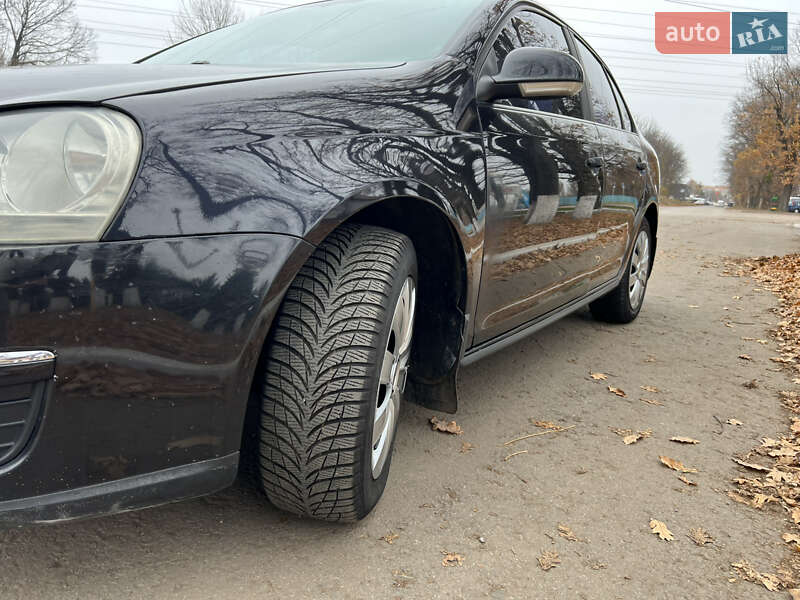 Седан Volkswagen Jetta 2006 в Полтаве