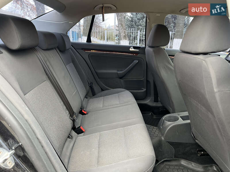 Седан Volkswagen Jetta 2006 в Полтаве