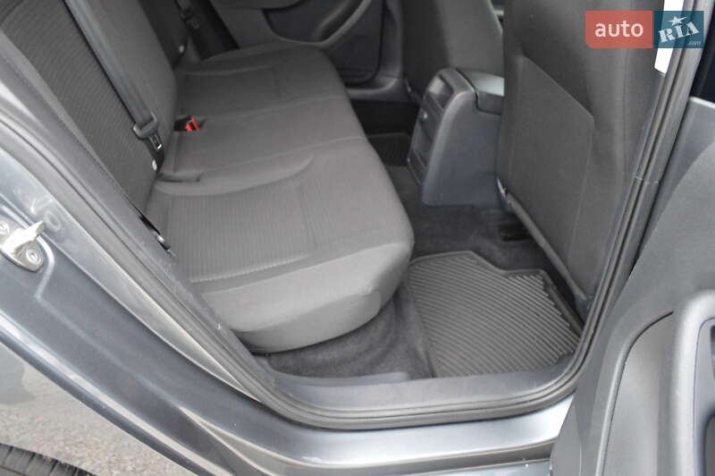 Седан Volkswagen Jetta 2016 в Кропивницькому фото 16 Седан Volkswagen Jetta 2016 в Кропивницькому