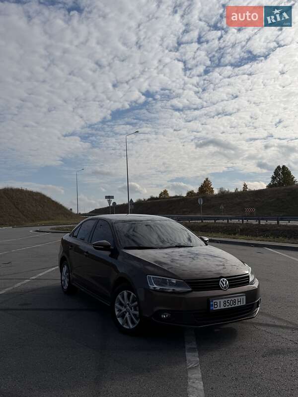 Седан Volkswagen Jetta 2012 в Полтаве фото Седан Volkswagen Jetta 2012 в Полтаве