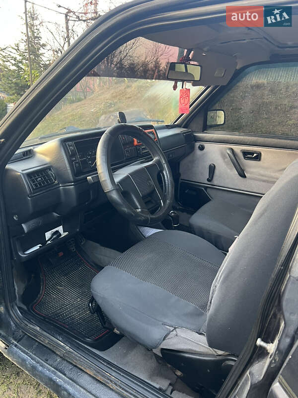 Седан Volkswagen Jetta 1990 в Старичах