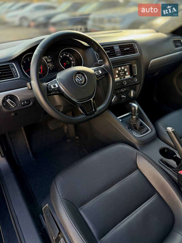 Седан Volkswagen Jetta 2014 в Днепре