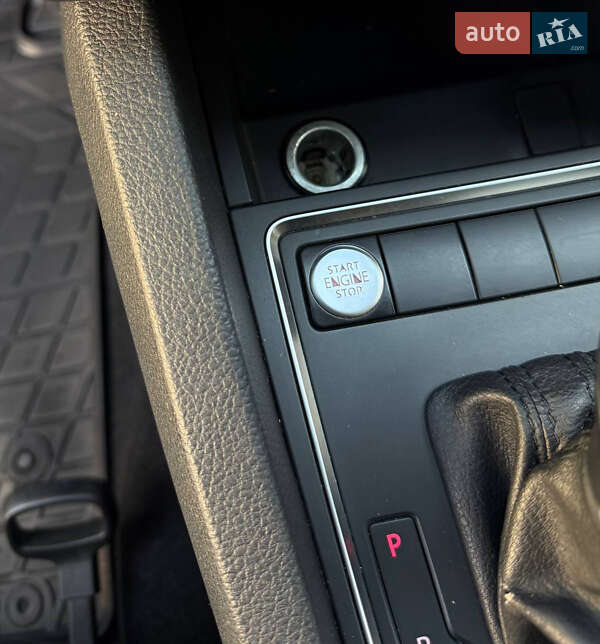 Седан Volkswagen Jetta 2014 в Днепре