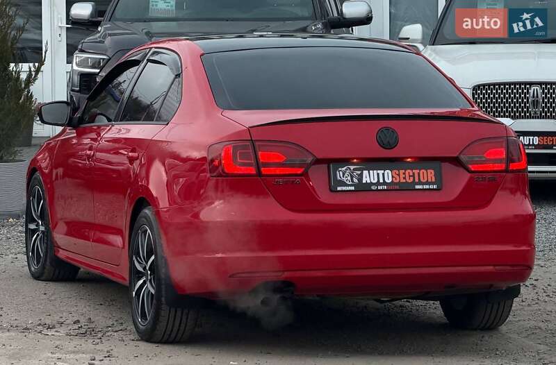 Седан Volkswagen Jetta 2012 в Харкові