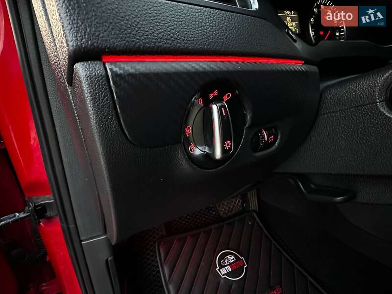 Седан Volkswagen Jetta 2012 в Харкові