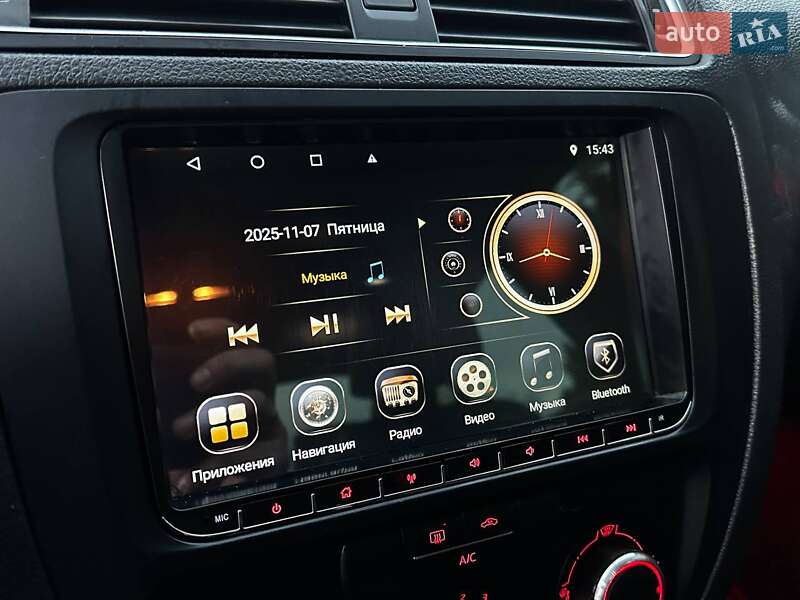 Седан Volkswagen Jetta 2012 в Харкові