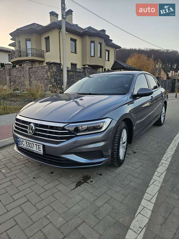 Седан Volkswagen Jetta 2018 в Львове