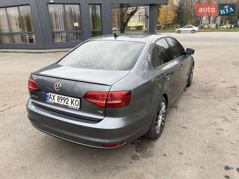 Седан Volkswagen Jetta 2015 в Харкові