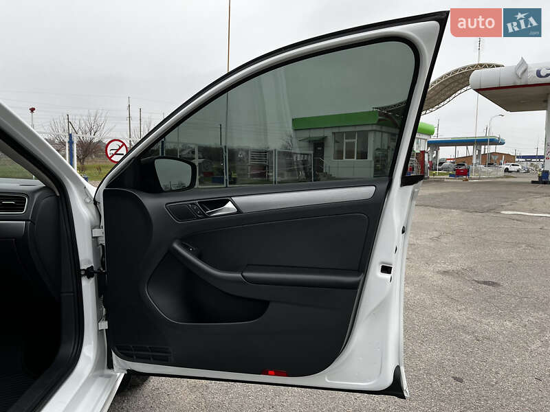 Седан Volkswagen Jetta 2014 в Кобеляках фото 34 Седан Volkswagen Jetta 2014 в Кобеляках