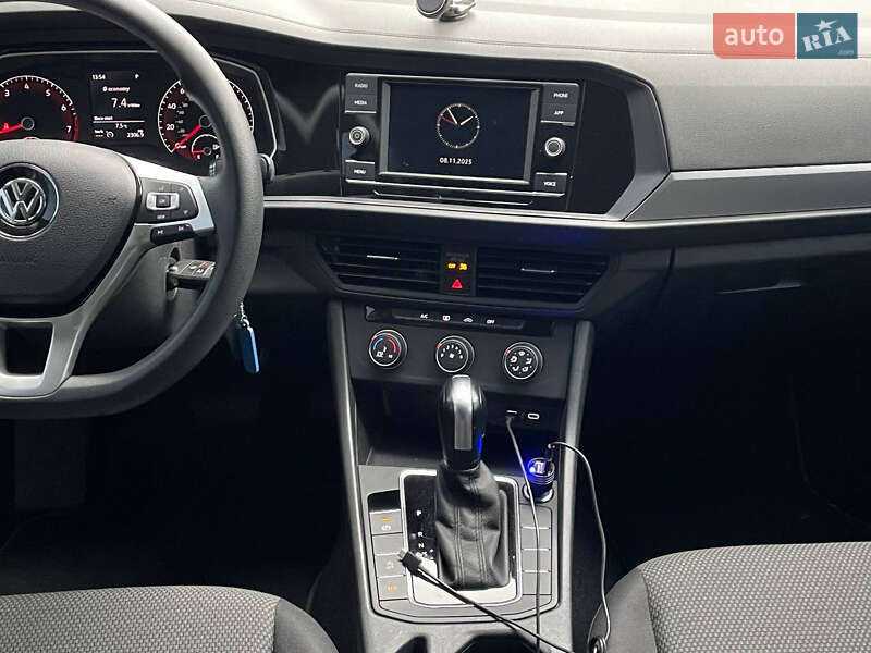 Седан Volkswagen Jetta 2020 в Києві