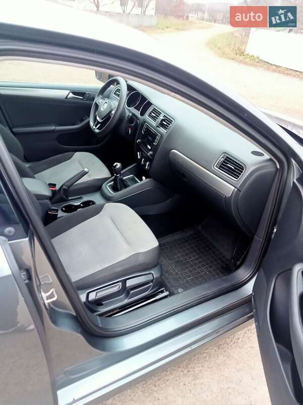 Седан Volkswagen Jetta 2017 в Івано-Франківську