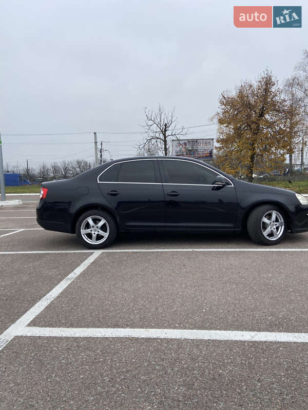 Седан Volkswagen Jetta 2005 в Житомирі