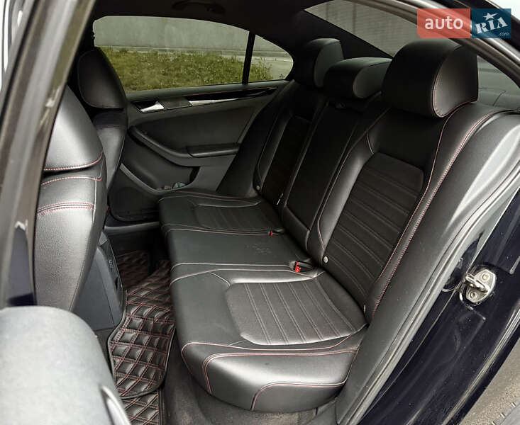 Седан Volkswagen Jetta 2016 в Харкові