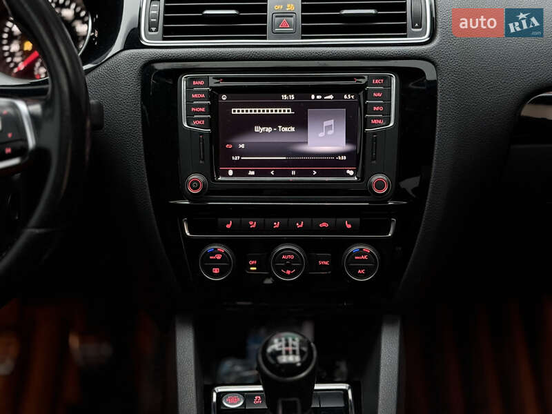 Седан Volkswagen Jetta 2016 в Харкові