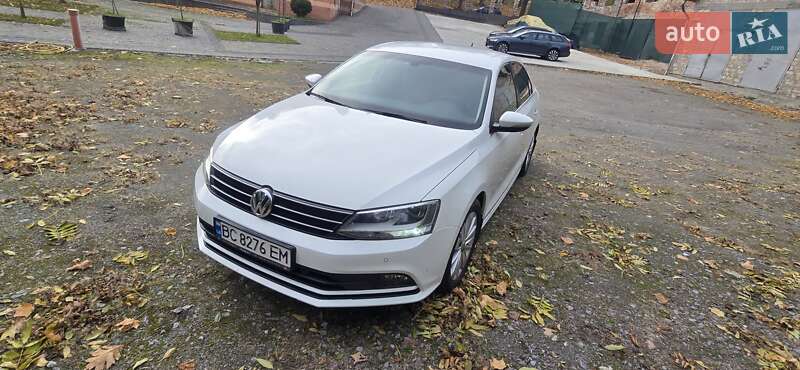 Седан Volkswagen Jetta 2016 в Львове фото Седан Volkswagen Jetta 2016 в Львове
