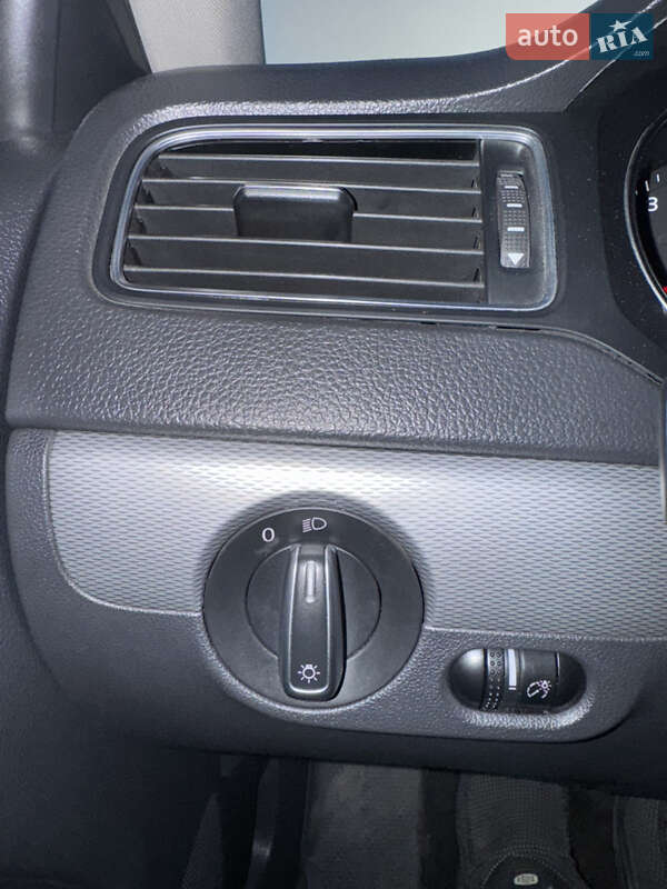 Седан Volkswagen Jetta 2015 в Запорожье