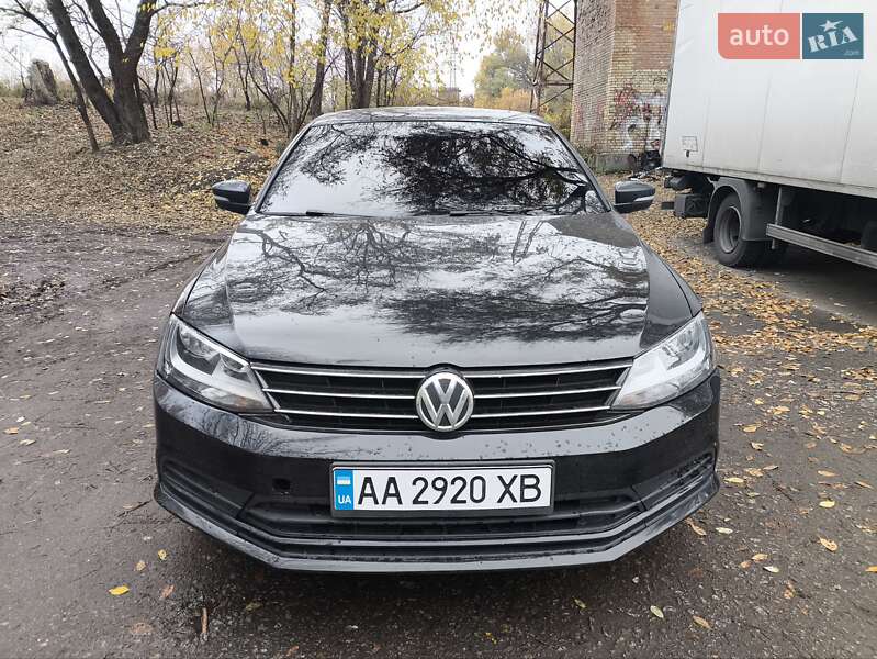 Седан Volkswagen Jetta 2015 в Киеве