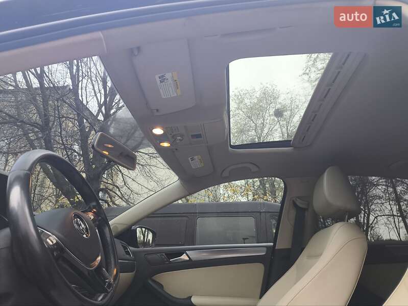 Седан Volkswagen Jetta 2015 в Киеве