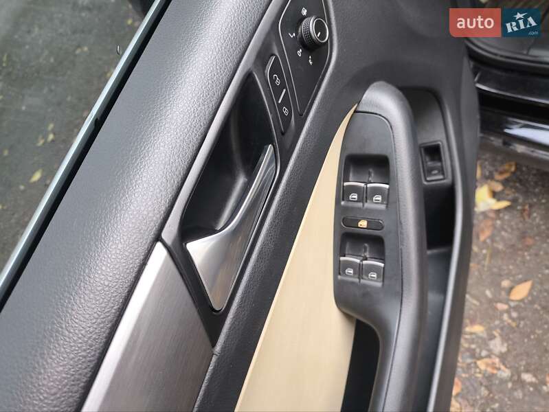 Седан Volkswagen Jetta 2015 в Киеве