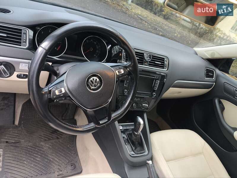 Седан Volkswagen Jetta 2015 в Киеве