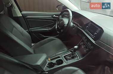 Седан Volkswagen Jetta 2019 в Сарнах