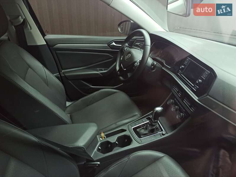 Седан Volkswagen Jetta 2019 в Сарнах