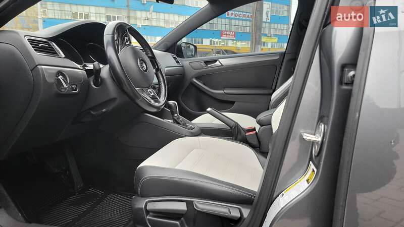 Седан Volkswagen Jetta 2016 в Вінниці