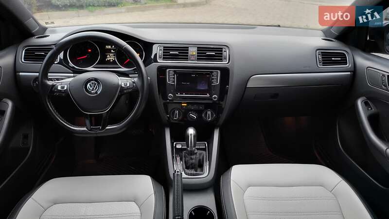 Седан Volkswagen Jetta 2016 в Вінниці
